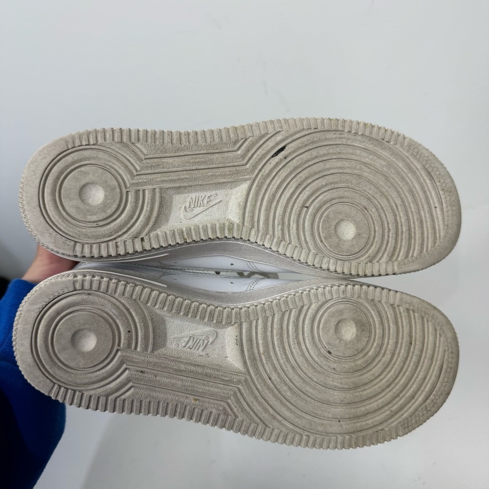 Nike AF1 Air Force 1 Classic White Sneakers - Picture 7 of 8